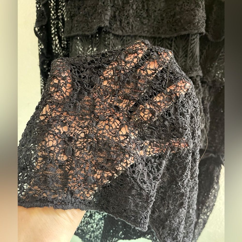 IRO Elegant long sleeve Black Lace Dress with black ruffles. 40 - Picture 9 of 11
